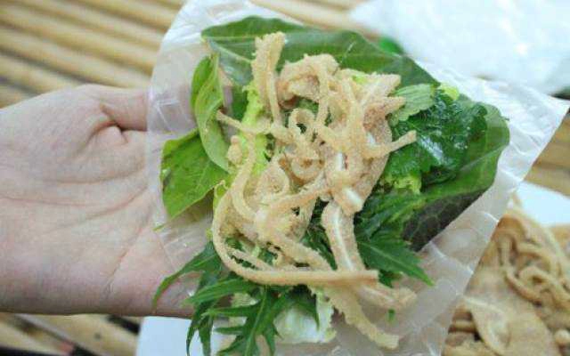 Ăn vặt Nem Tai Ông Quang