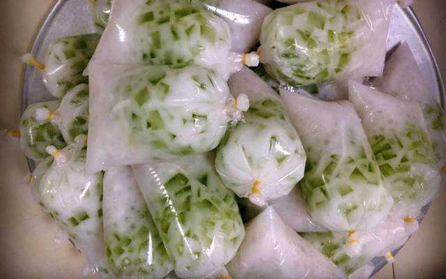Ăn vặt Ngô Huyền - Chè Dừa Non