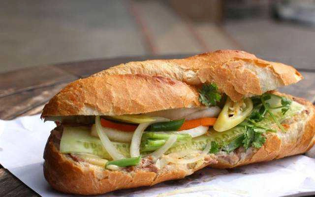 Ăn vặt Ngọc Hà - Bánh Mì