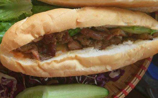 Ăn vặt Như Lan Sài Gòn - Bánh Mì Kẹp