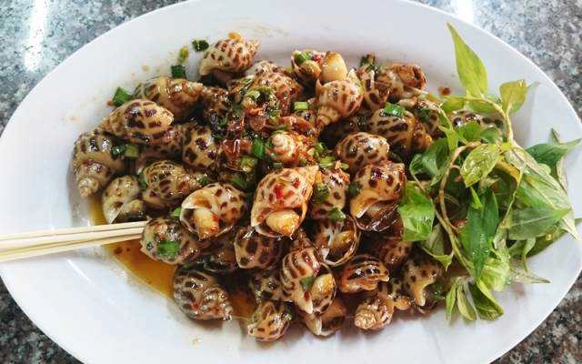 Ăn vặt Ốc 20k - Cô Giang
