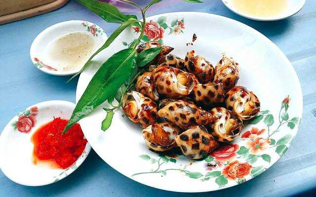 Ăn vặt Ốc & Gỏi Cuốn - Chợ Phùng Hưng