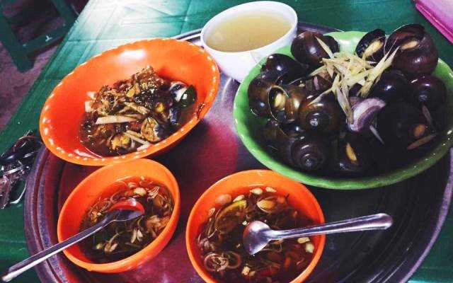 Ăn vặt Ốc Nóng & Trứng Cút Lộn - Ngõ Xưởng Phim
