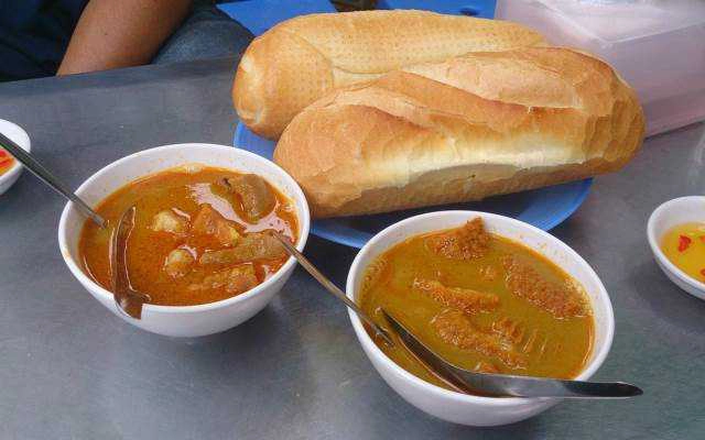 Ăn vặt Phá Lấu Bò - Phú Châu