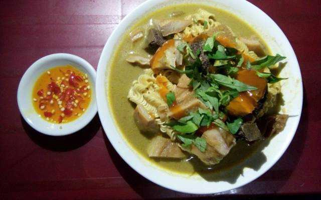 Ăn vặt Phá Lấu Singapore