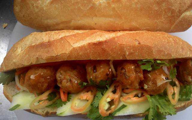 Ăn vặt Phát Hưng - Bánh Mì Xíu Mại