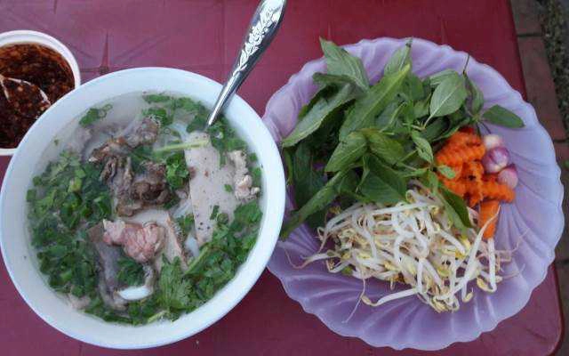 Ăn vặt Phở Chú Sơn