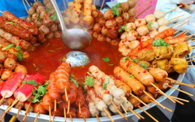 Ăn vặt Phố Hàng Rong Sài Gòn - Công Viên Bách Tùng Diệp
