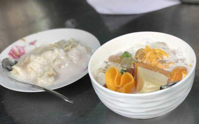 Ăn vặt Quán Chè Hẻm 194