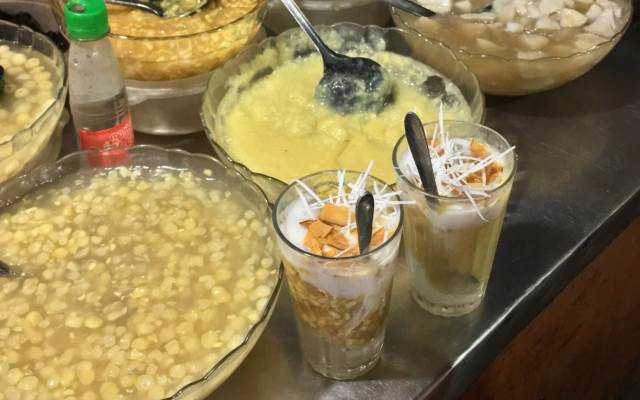 Ăn vặt Quán Huê - Chè Các Loại & Sữa Chua Nếp Cẩm