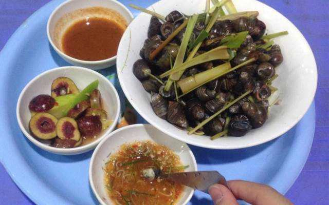 Ăn vặt Quán Ốc Ven Hồ - Đặng Tiến Đông