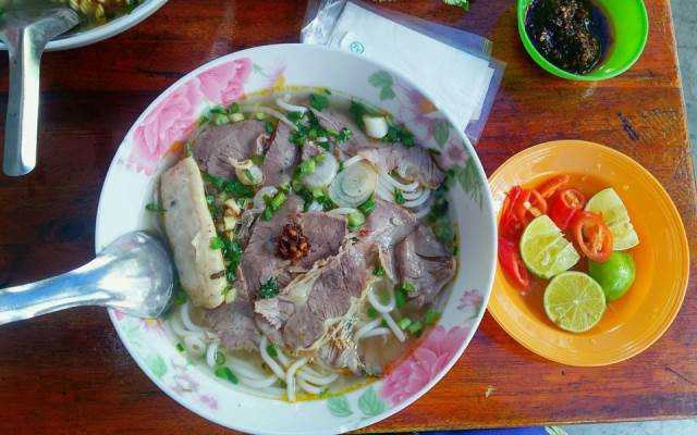 Ăn vặt Quang Tiến 2 Anh Em 86 - Mì Quảng & Bún Bò