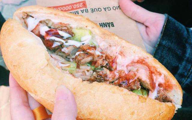 Ăn vặt Rubic 8 - Bánh Mì Ngon