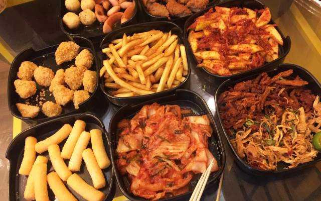 Ăn vặt Snack Box by Vàng Khè