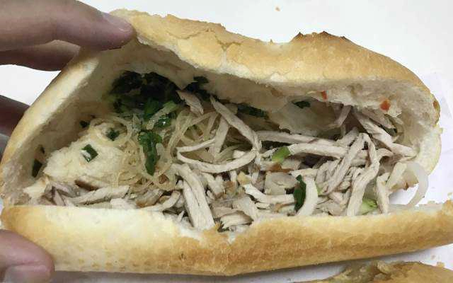 Ăn vặt Sơn Hà Nội - Bánh Mì, Đùi Gà & Xúc Xích
