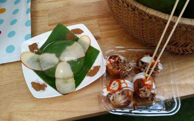 Ăn vặt Street Food At Weekend