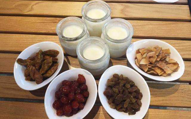 Ăn vặt Sữa Chua Cô Còi