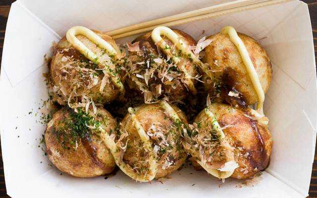 Ăn vặt Takoyaki - Bánh Bạch Tuộc Nhật Bản