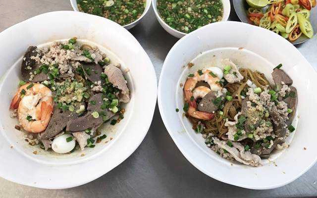 Ăn vặt Hủ Tiếu Nam Vang, Tàu Hủ Đá & Bò Bía
