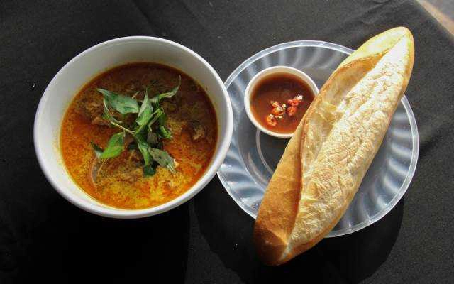 Ăn vặt Thành Hương - Bánh Mì Phá Lấu