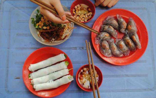 Ăn vặt Thanh Xuân - Nộm Bò Khô & Bánh Bột Lọc