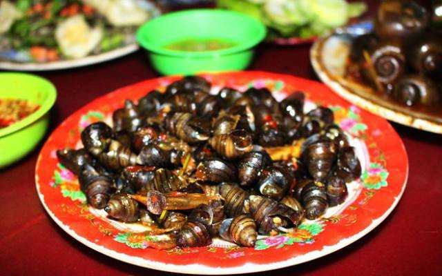 Ăn vặt Thảo Tú - Ốc Hút & Trứng Lộn