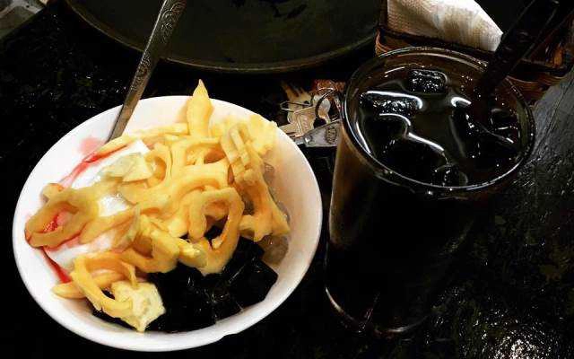 Ăn vặt Thế Giới Chè & Caramen