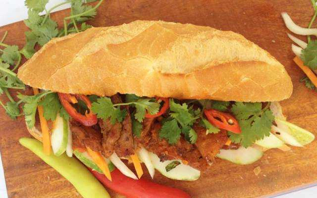 Ăn vặt Thích Bánh Mì - Cộng Hòa