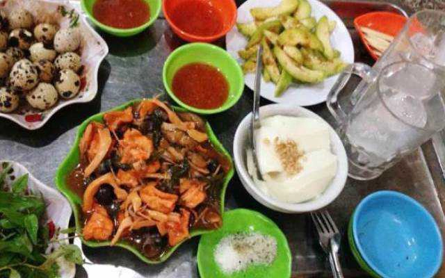 Ăn vặt Thiên Đường Quà Vặt - Chè Thái, Ốc & Nem