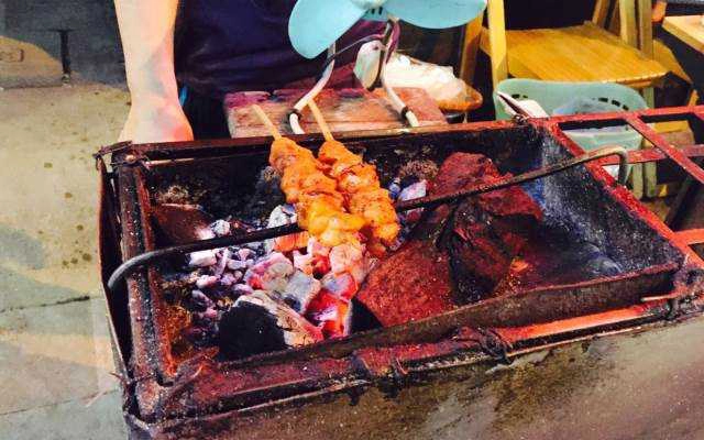 Ăn vặt Thịt Xiên Nướng & Bánh Mì - Lương Ngọc Quyến