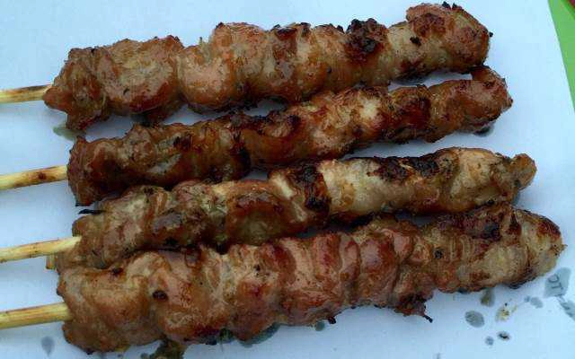 Ăn vặt Thịt Xiên Nướng - Chợ Châu Long
