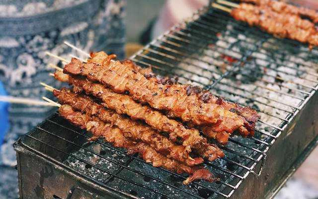 Ăn vặt Thịt Xiên Nướng - Hàng Dầu