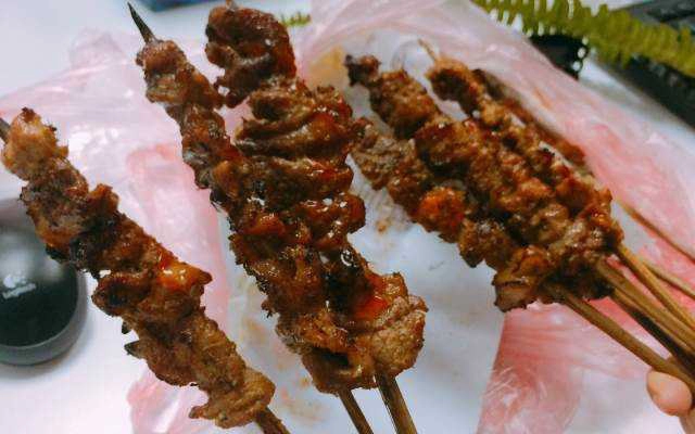Ăn vặt Thịt Xiên Nướng - Hoàng Ngọc Phách