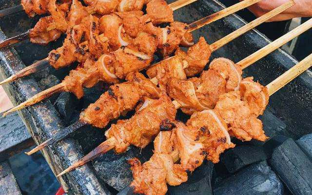 Ăn vặt Cô Như - Thịt Xiên Nướng