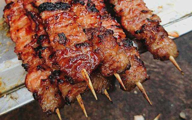 Ăn vặt Thịt Xiên Nướng Thu Ngân - Định Công Thượng