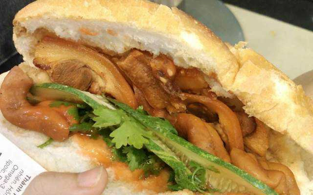 Ăn vặt Thủy - Bánh Mì Phá Lấu