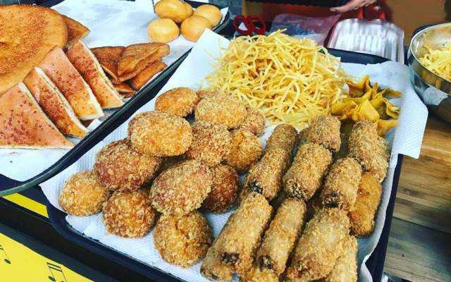 Ăn vặt Tiệm Bánh Ngon Nhà Hotpot Construction - Bà Triệu