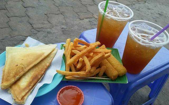 Ăn vặt Trà Chanh Hotdog Hàng Xanh