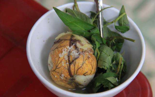 Ăn vặt Trứng Vịt Lộn Na