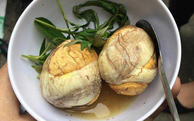 Ăn vặt Trứng Vịt Lộn - Tô Hiến Thành