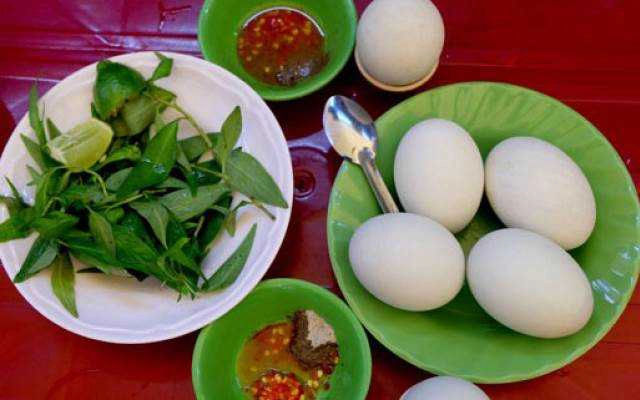 Ăn vặt Trứng Vịt Lộn