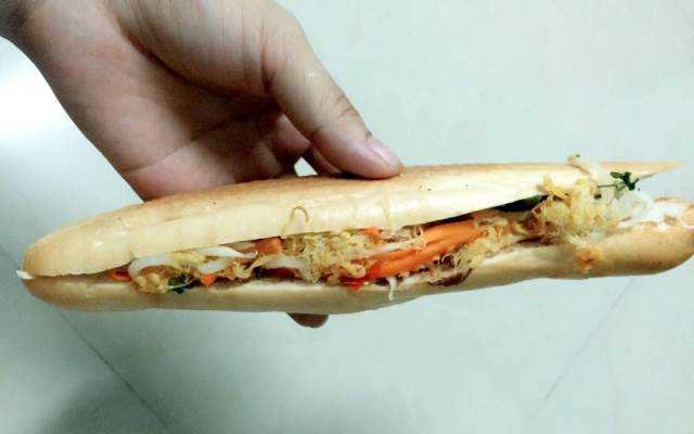Ăn vặt Tứ Hải - Bánh Mì Que