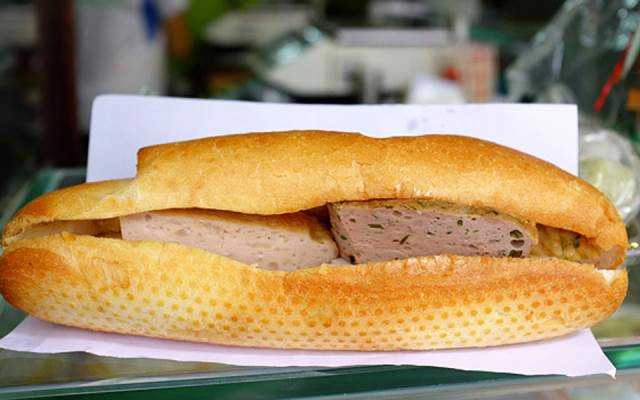 Ăn vặt Tứ Quý - Bánh Mì Thịt