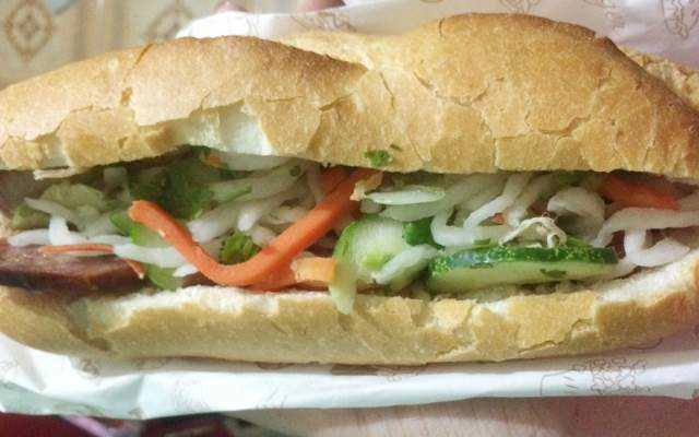 Ăn vặt Ủn Ỉn - Bánh Mì & Xôi