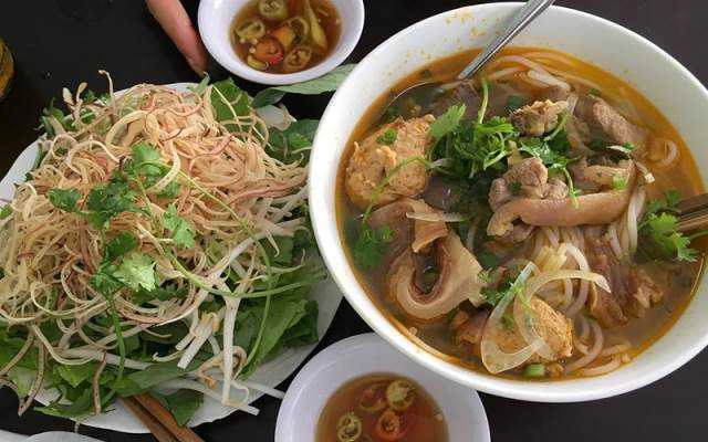 Ăn vặt Út Hưng - Bún Bò