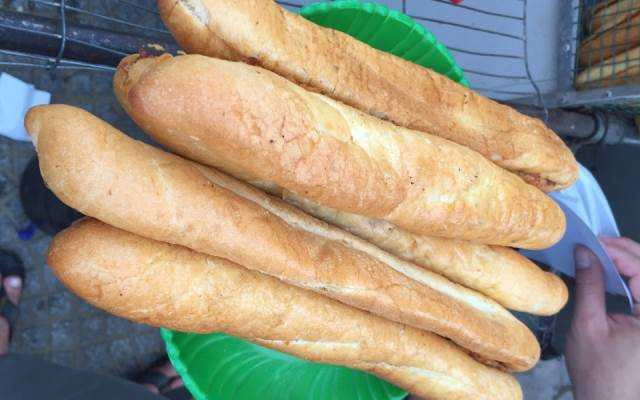 Ăn vặt Vua - Bánh Mì Que