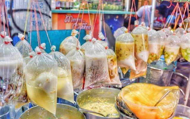 Ăn vặt Xe Chè Bà Lộc - Đinh Tiên Hoàng