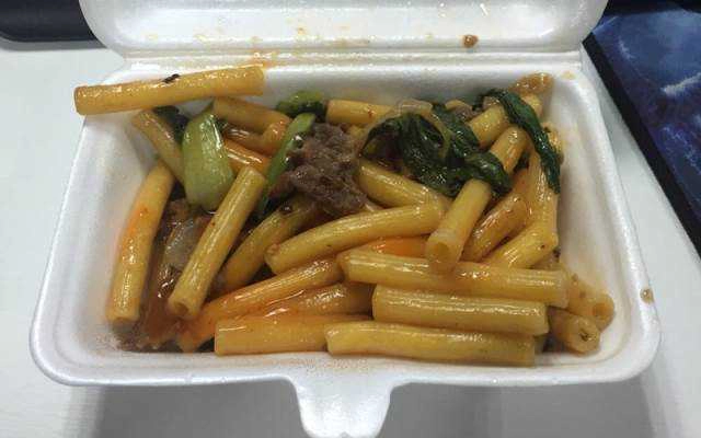 Ăn vặt Xe Hàng Rong Của Mẹ - Nui Xào & Bún Xào