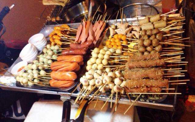 Ăn vặt Xiên Que Đại Học Hà Nội