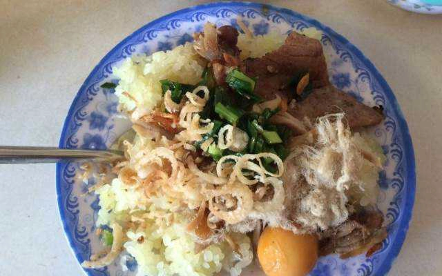 Ăn vặt Xôi Ba Chỉ - Ỷ Lan